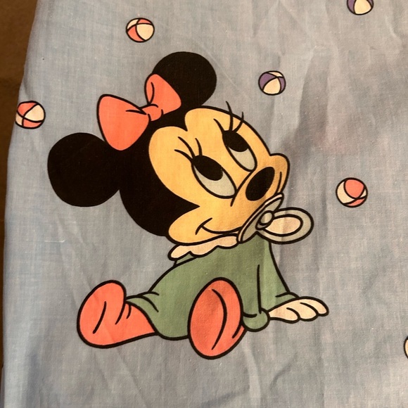 Twin size fitted bed sheet
The Disney company vintage Minnie and Mickie - Picture 4 of 6